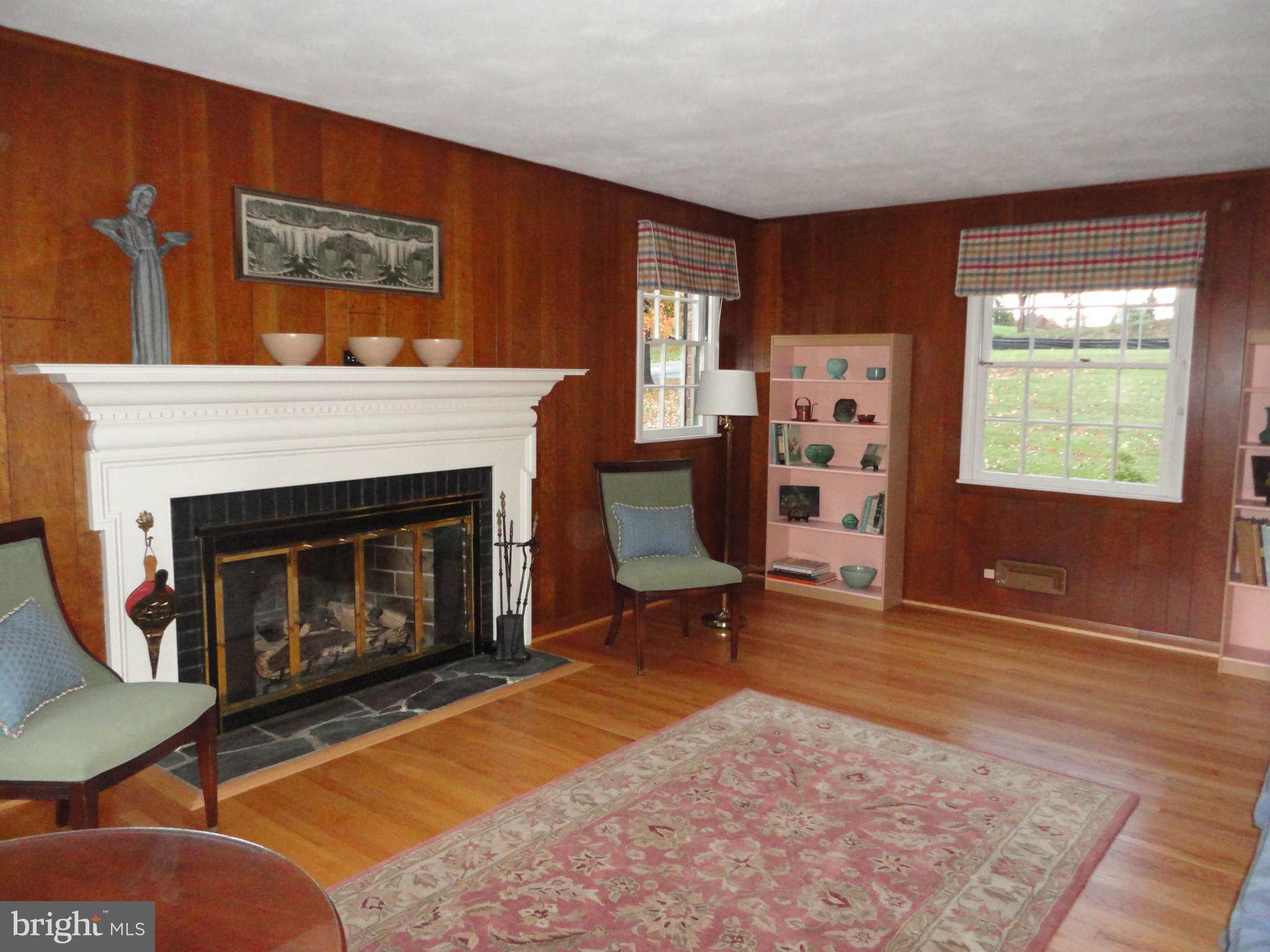 2301 Ravenview Road Lutherville-Timonium, MD 21093 - Photo 5 of 28 Spacious Family Room