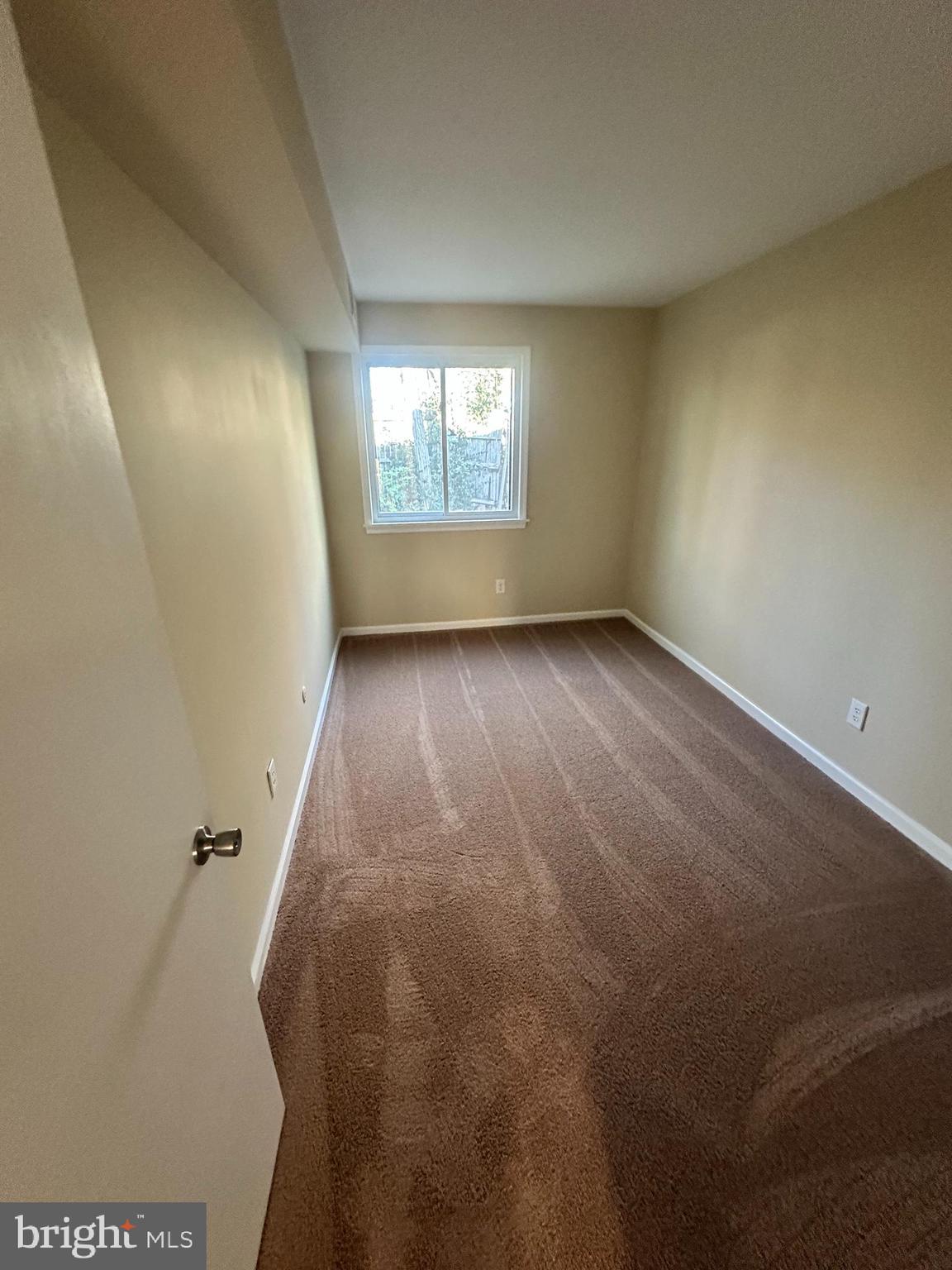 2525 Welsh Road Philadelphia, PA 19114 - Photo 16 of 22 an empty room with windows