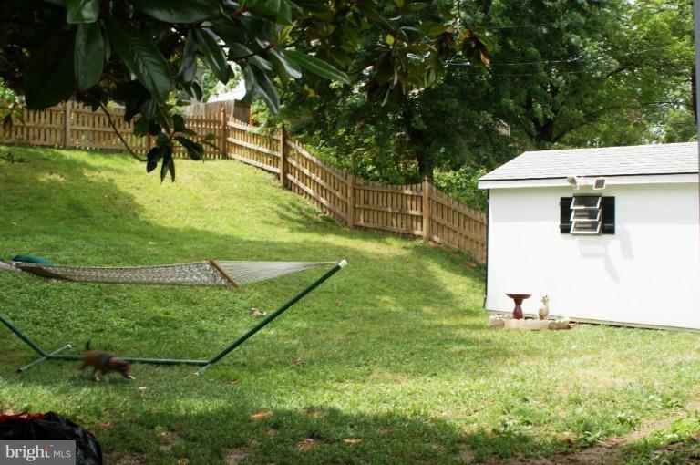 5546 Ashbourne Road Halethorpe, MD 21227 - Photo 21 of 26 a view of a backyard