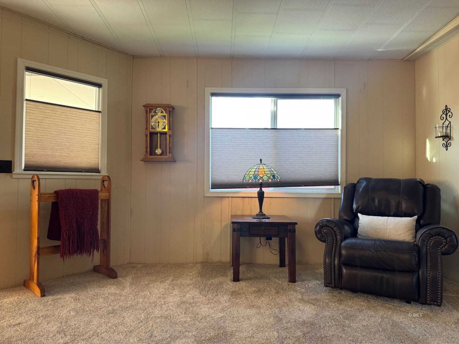 1495 Argyle Lane Bishop, CA 93514 - Photo 4 of 17 Room