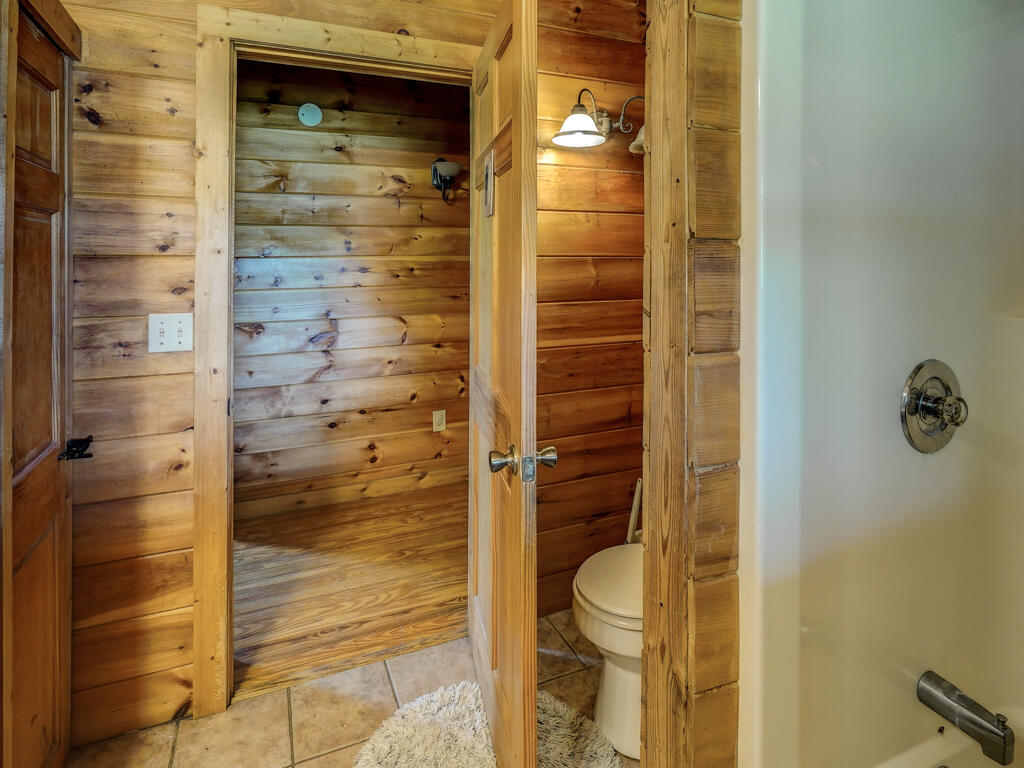 373 Reynolds Road Elizabethton, TN 37643 - Photo 13 of 46 373 Reynolds MLS028