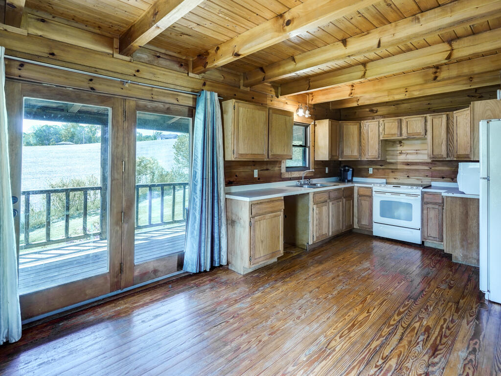 373 Reynolds Road Elizabethton, TN 37643 - Photo 7 of 46 373 Reynolds MLS022