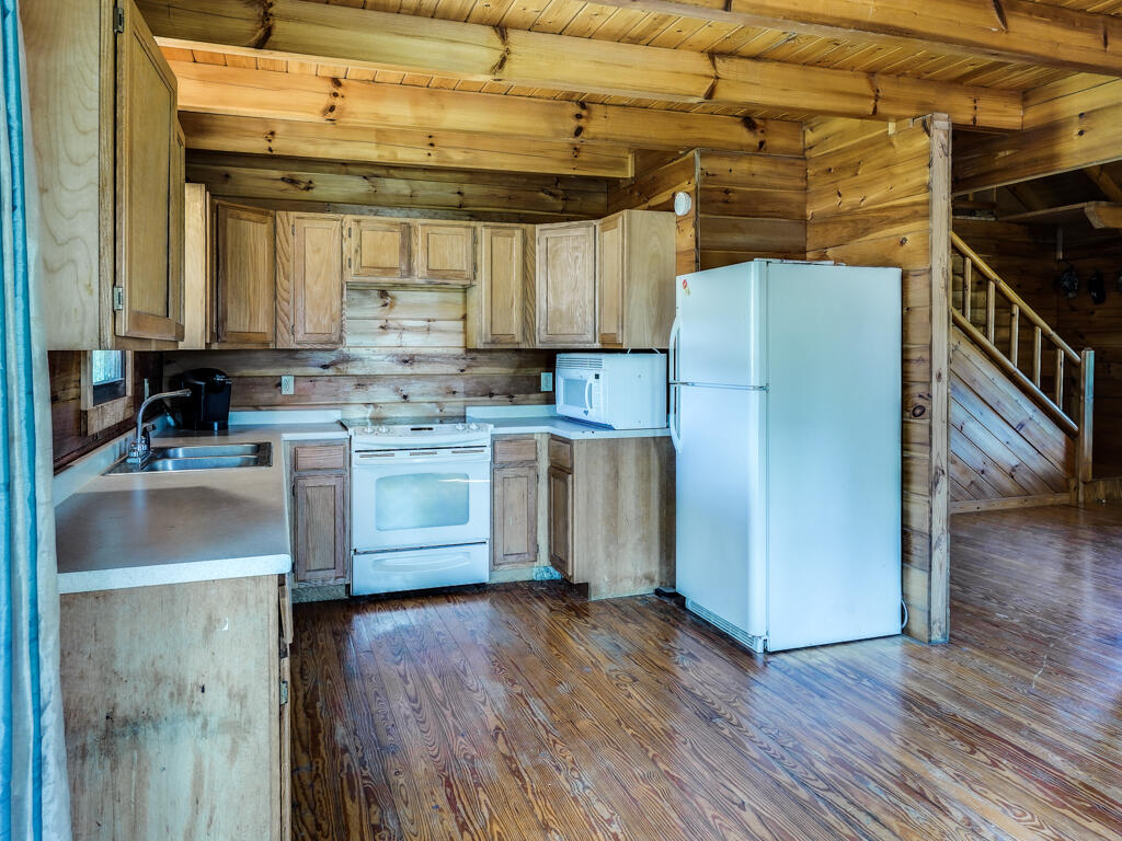 373 Reynolds Road Elizabethton, TN 37643 - Photo 8 of 46 373 Reynolds MLS023
