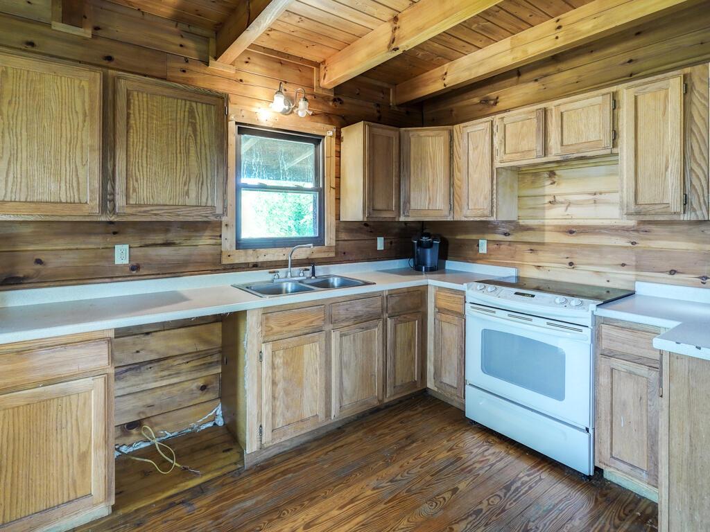 373 Reynolds Road Elizabethton, TN 37643 - Photo 9 of 46 373 Reynolds MLS024