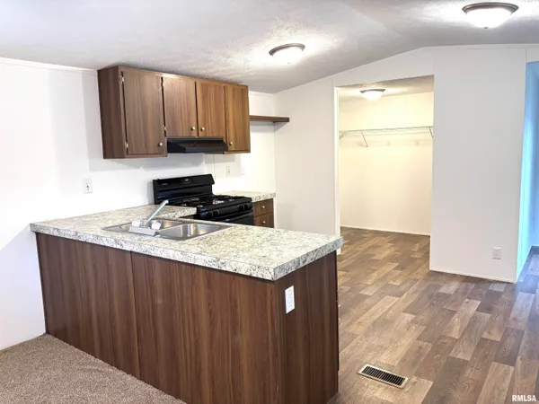 $39,900 | 1515 North Lincoln Avenue, Unit 63, Springfield, IL 62702