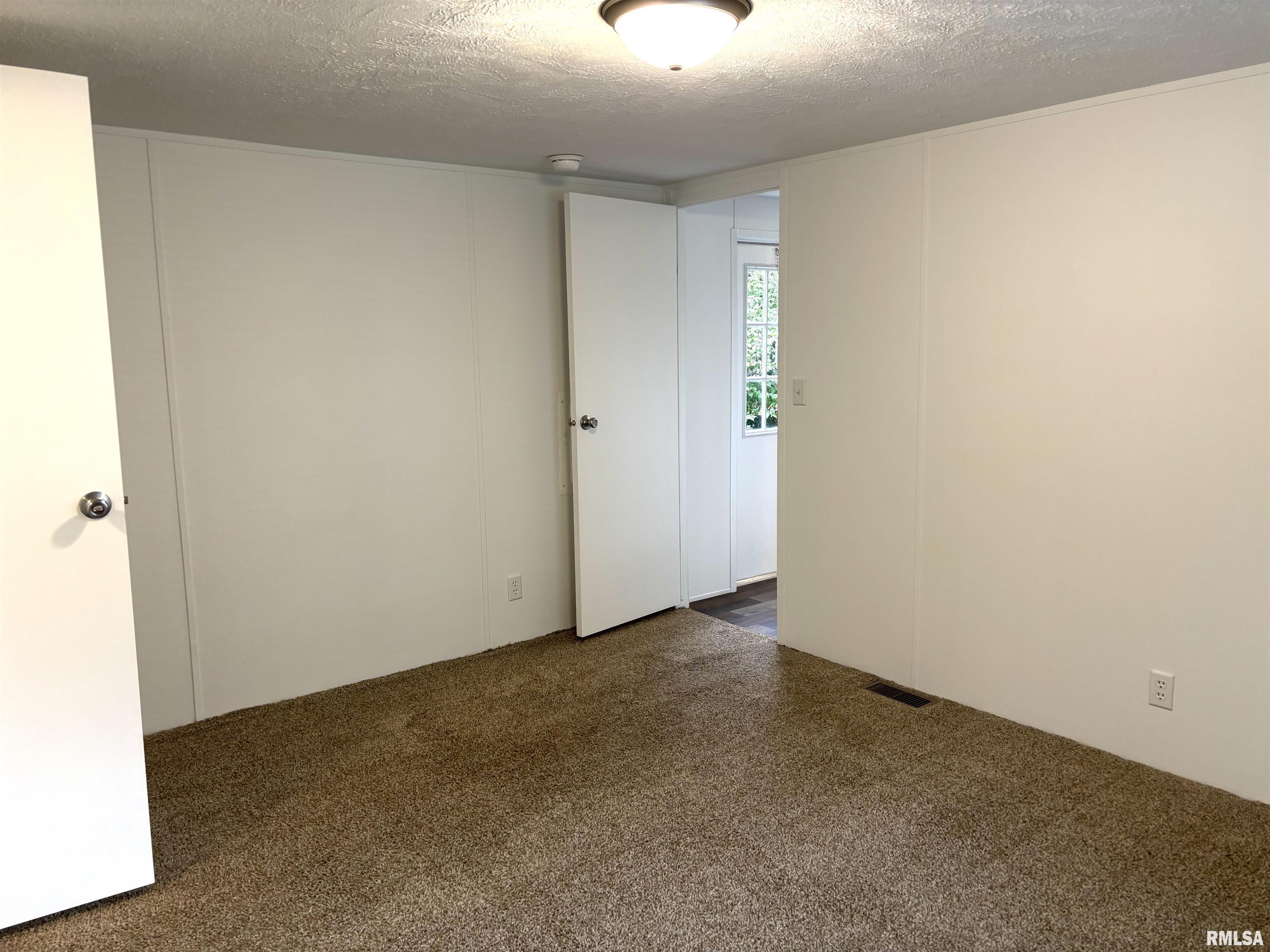 1515 North Lincoln Avenue, Unit 63 Springfield, IL 62702 - Photo 18 of 34