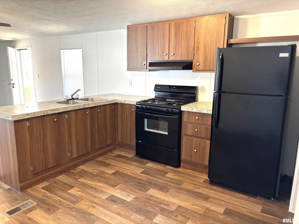 $39,900 | 1515 North Lincoln Avenue, Unit 63, Springfield, IL 62702