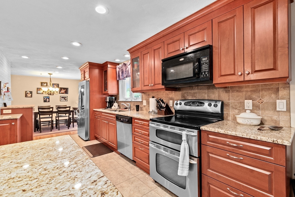 28 Paxton Road Framingham, MA 01701 - Photo 14 of 35 Gallery Image 14