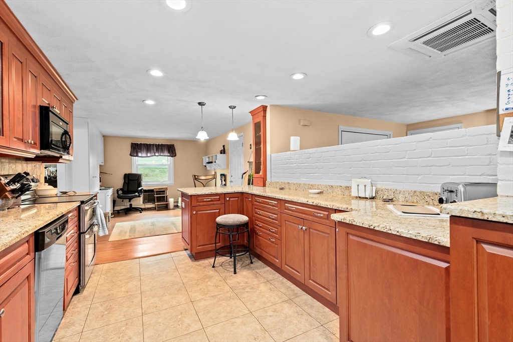 28 Paxton Road Framingham, MA 01701 - Photo 18 of 35 Gallery Image 18