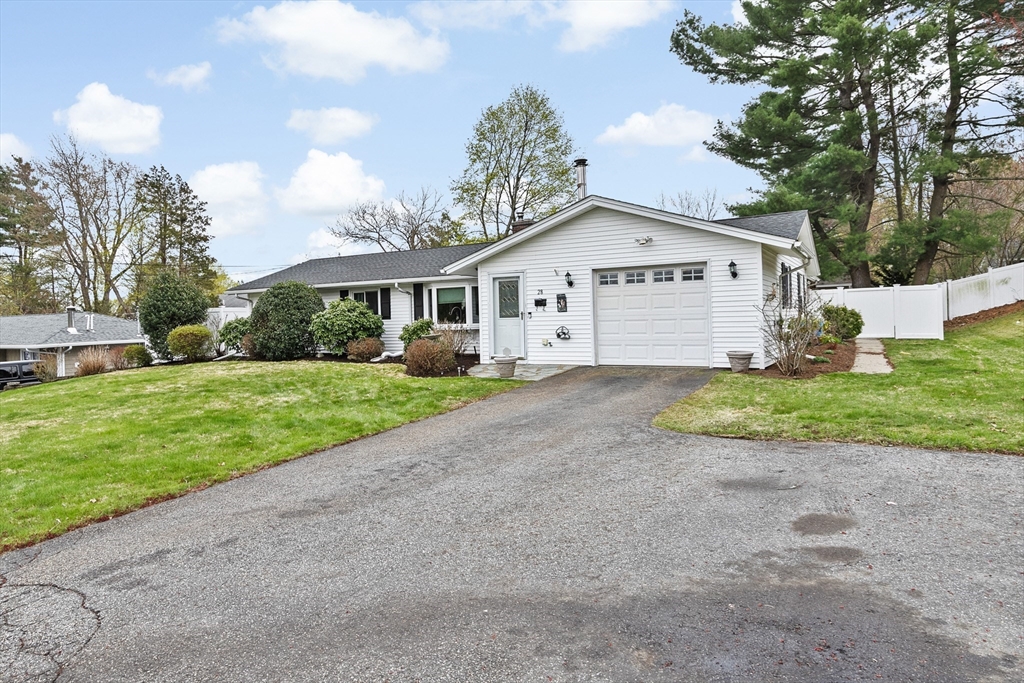 28 Paxton Road Framingham, MA 01701 - Photo 2 of 35 Gallery Image 2