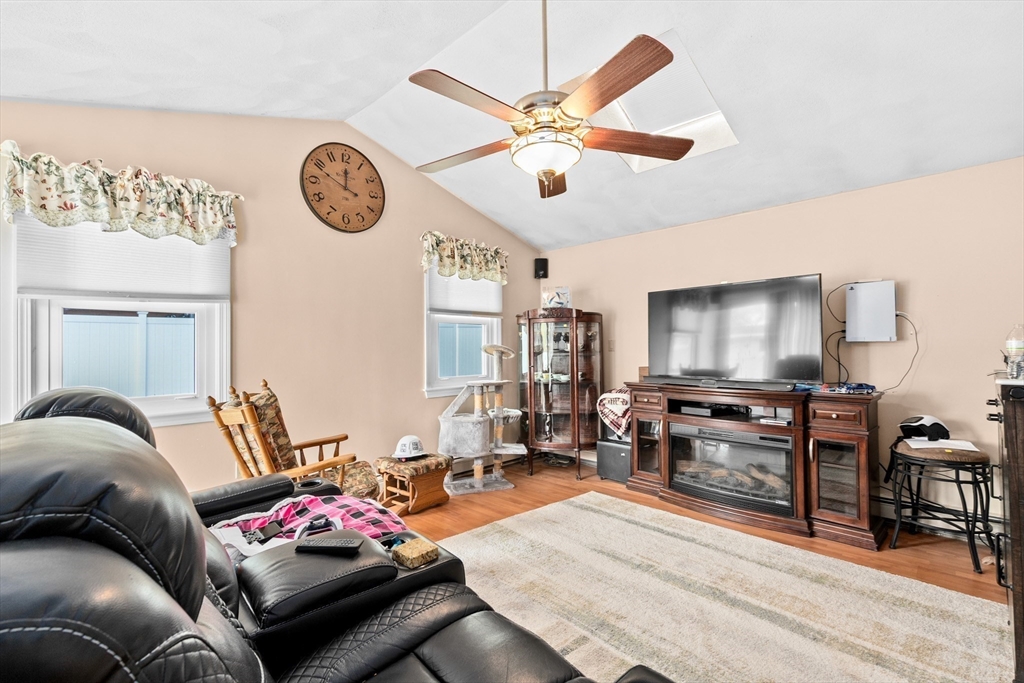 28 Paxton Road Framingham, MA 01701 - Photo 8 of 35 Gallery Image 8