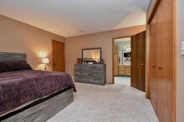 $423,900 | 386 Pleasant Hill Drive, Winona, MN 55987