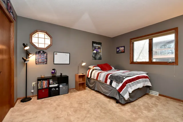 $423,900 | 386 Pleasant Hill Drive, Winona, MN 55987