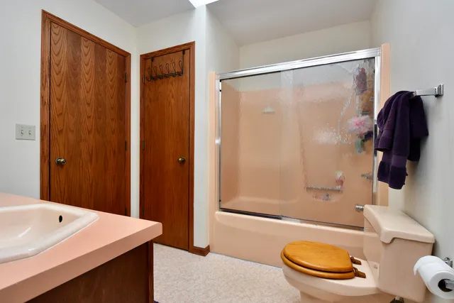 $423,900 | 386 Pleasant Hill Drive, Winona, MN 55987