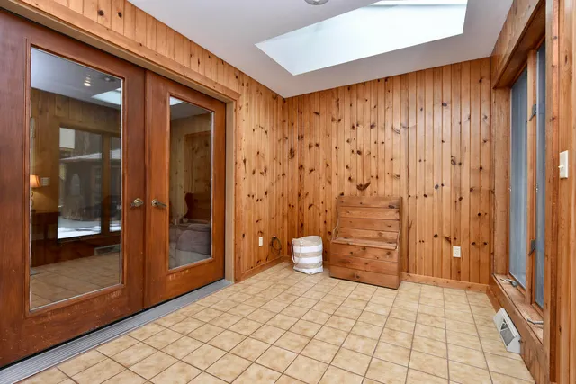 $423,900 | 386 Pleasant Hill Drive, Winona, MN 55987