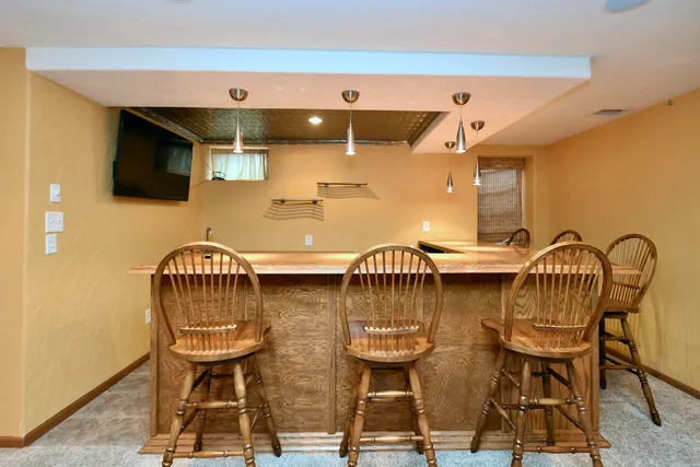 $423,900 | 386 Pleasant Hill Drive, Winona, MN 55987