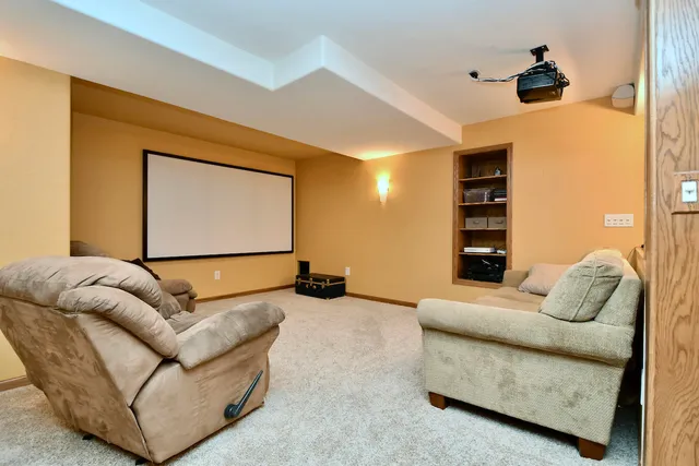 $423,900 | 386 Pleasant Hill Drive, Winona, MN 55987