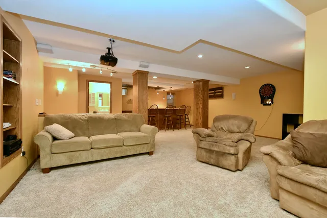 $423,900 | 386 Pleasant Hill Drive, Winona, MN 55987