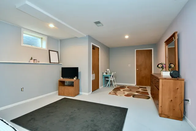 $423,900 | 386 Pleasant Hill Drive, Winona, MN 55987