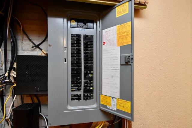 $423,900 | 386 Pleasant Hill Drive, Winona, MN 55987