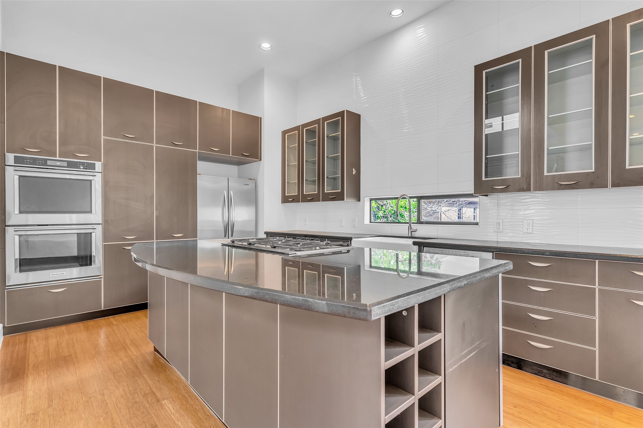 1802 Hickory Street Houston, TX 77007 - Photo 6 of 46