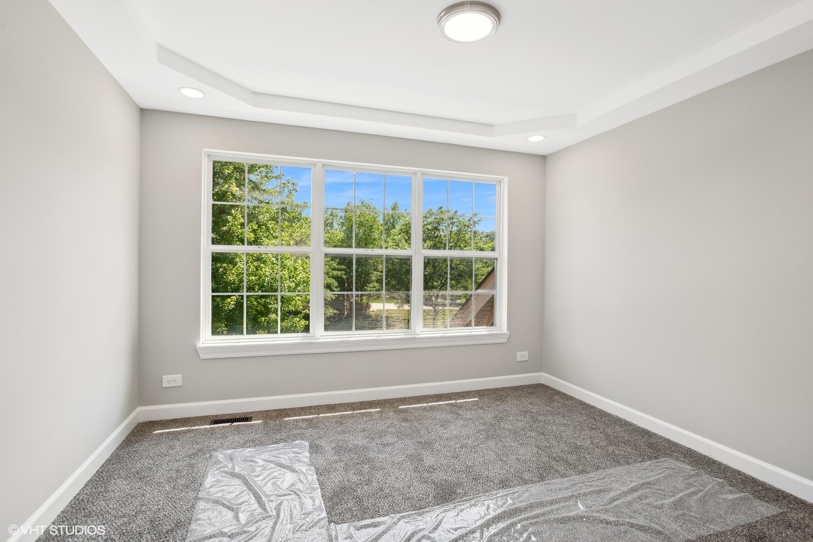 1489 Fox Path Lane Hoffman Estates, IL 60192 - Photo 15 of 27 an empty room with a window