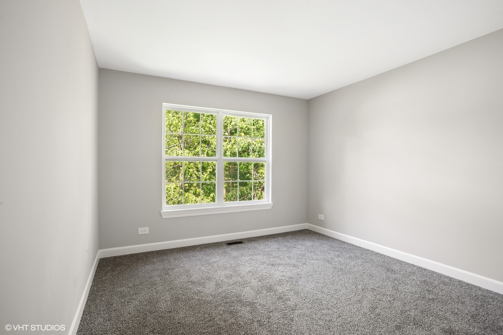 1489 Fox Path Lane Hoffman Estates, IL 60192 - Photo 17 of 27 an empty room with a window