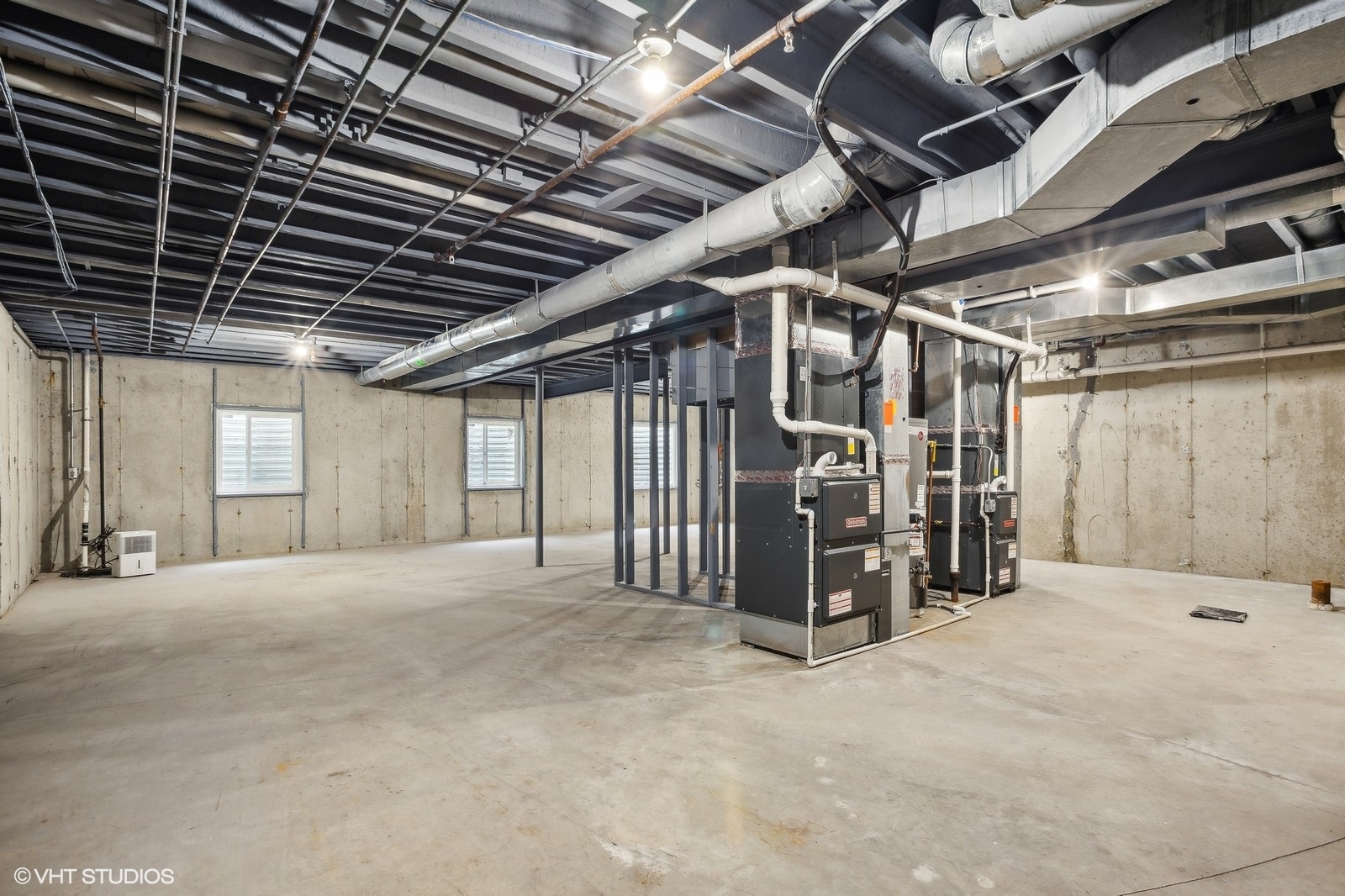 1489 Fox Path Lane Hoffman Estates, IL 60192 - Photo 20 of 27 a view of an empty room with furniture
