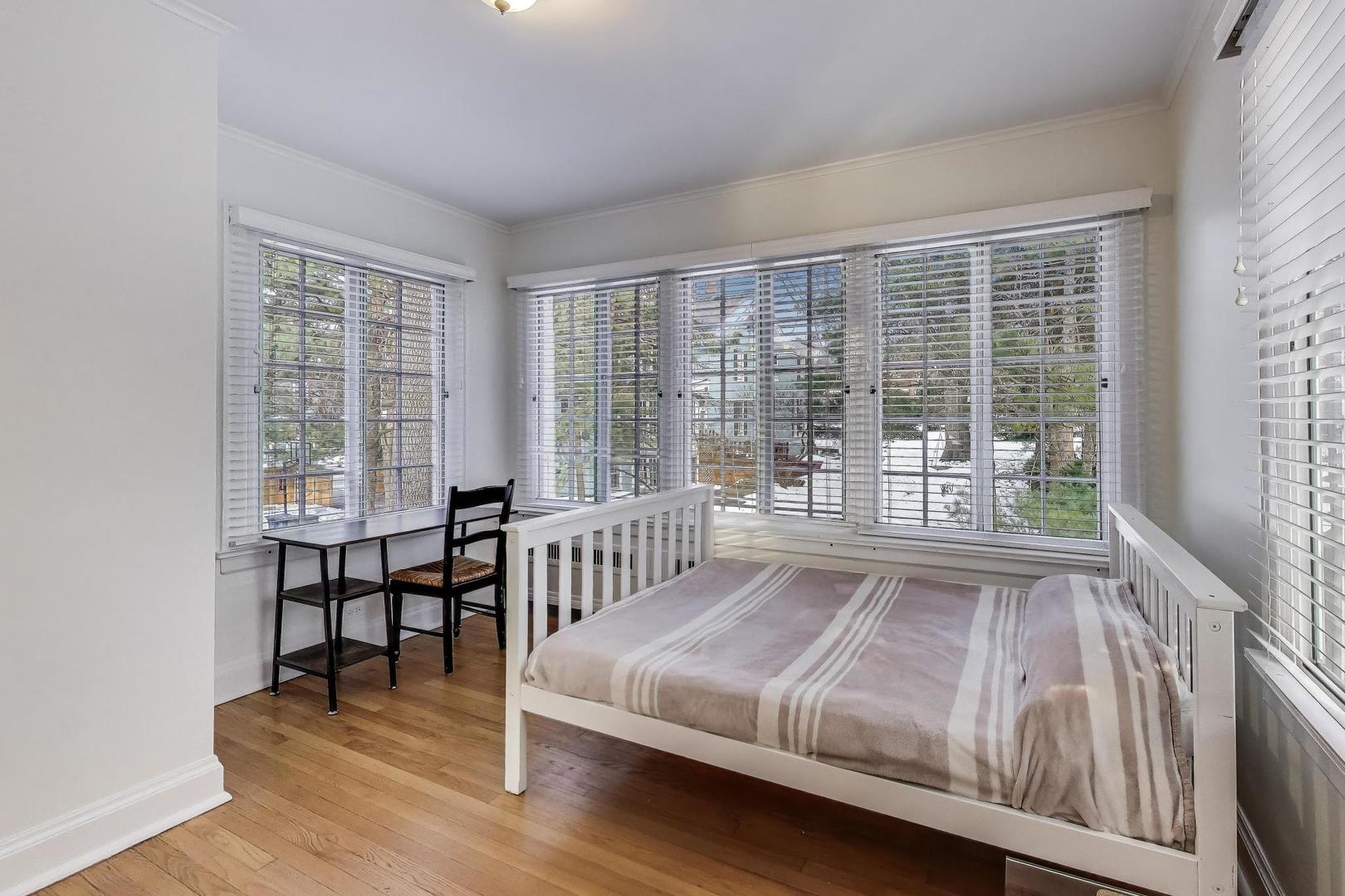 1632 Wesley Avenue Evanston, IL 60201 - Photo 11 of 25