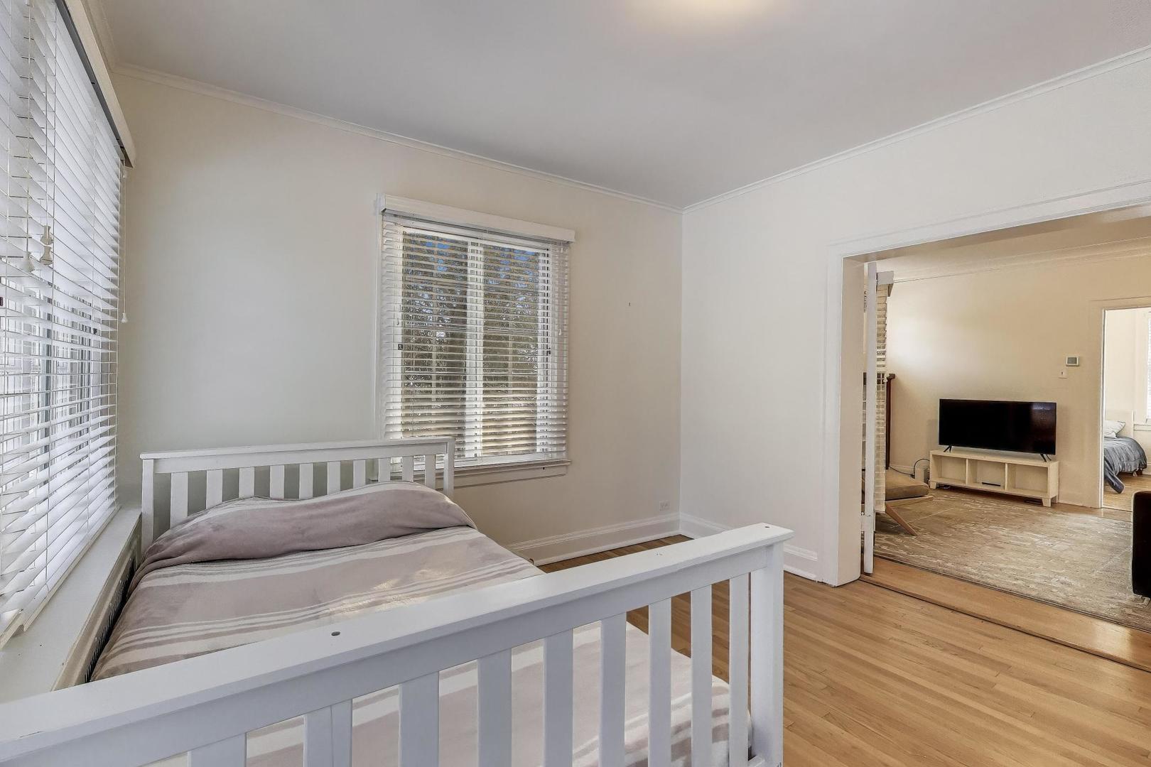 1632 Wesley Avenue Evanston, IL 60201 - Photo 12 of 25