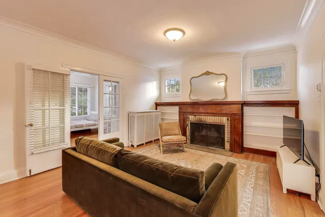 $2,950 | 1632 Wesley Avenue, Evanston, IL 60201