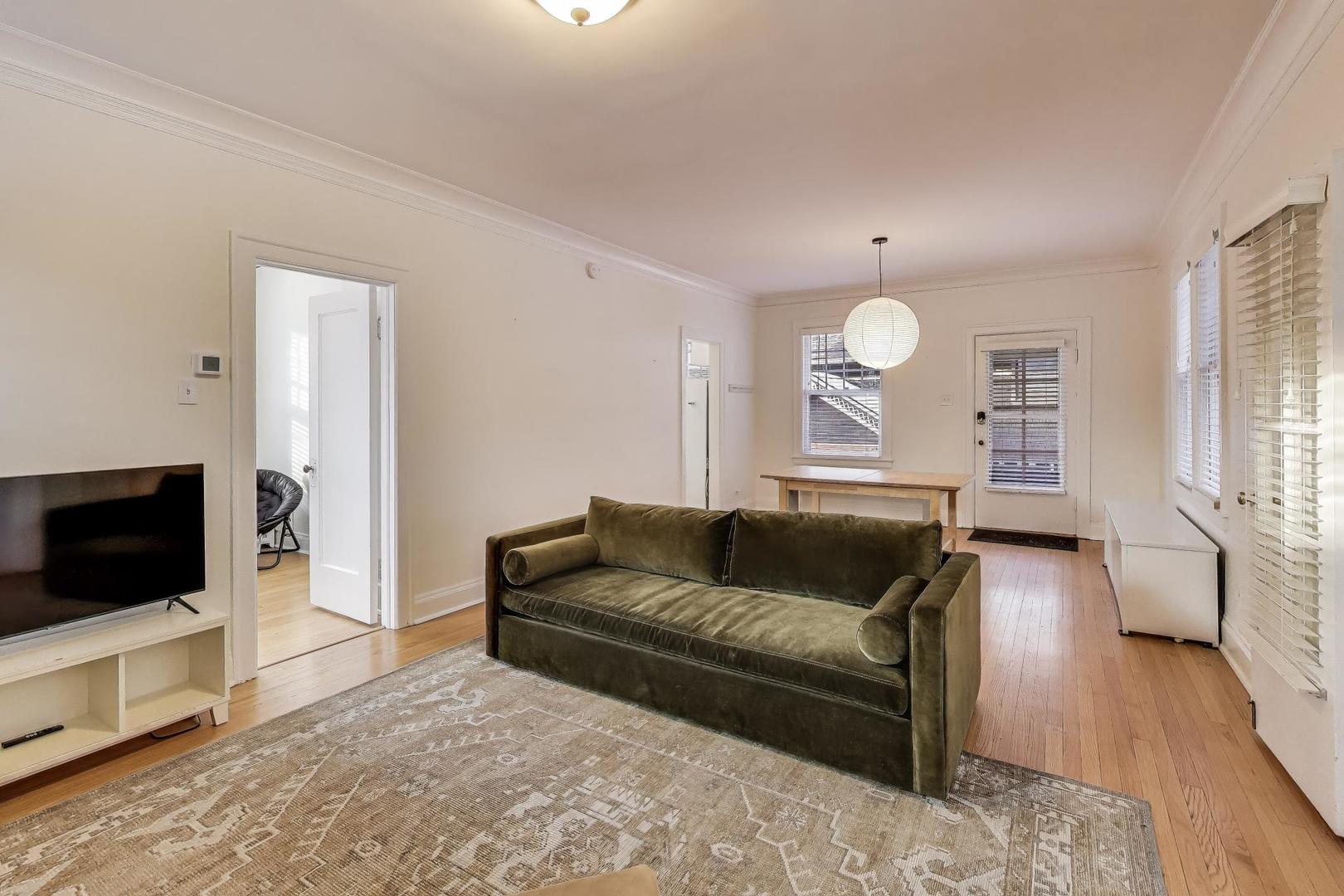 1632 Wesley Avenue Evanston, IL 60201 - Photo 5 of 25