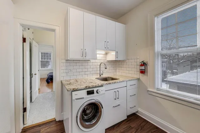 $2,950 | 1632 Wesley Avenue, Evanston, IL 60201