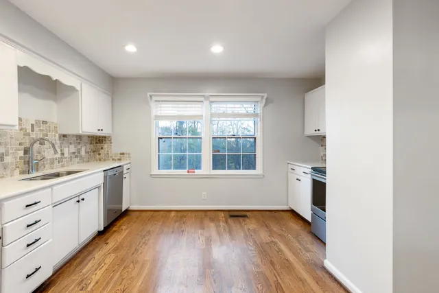 a close view of sink and tap