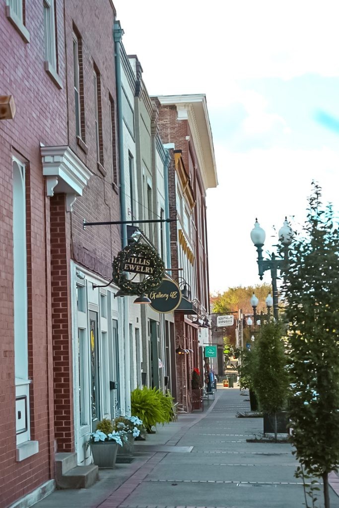 311 West 13th Street Columbia, TN 38401 - Photo 38 of 47 a view of a building with a street