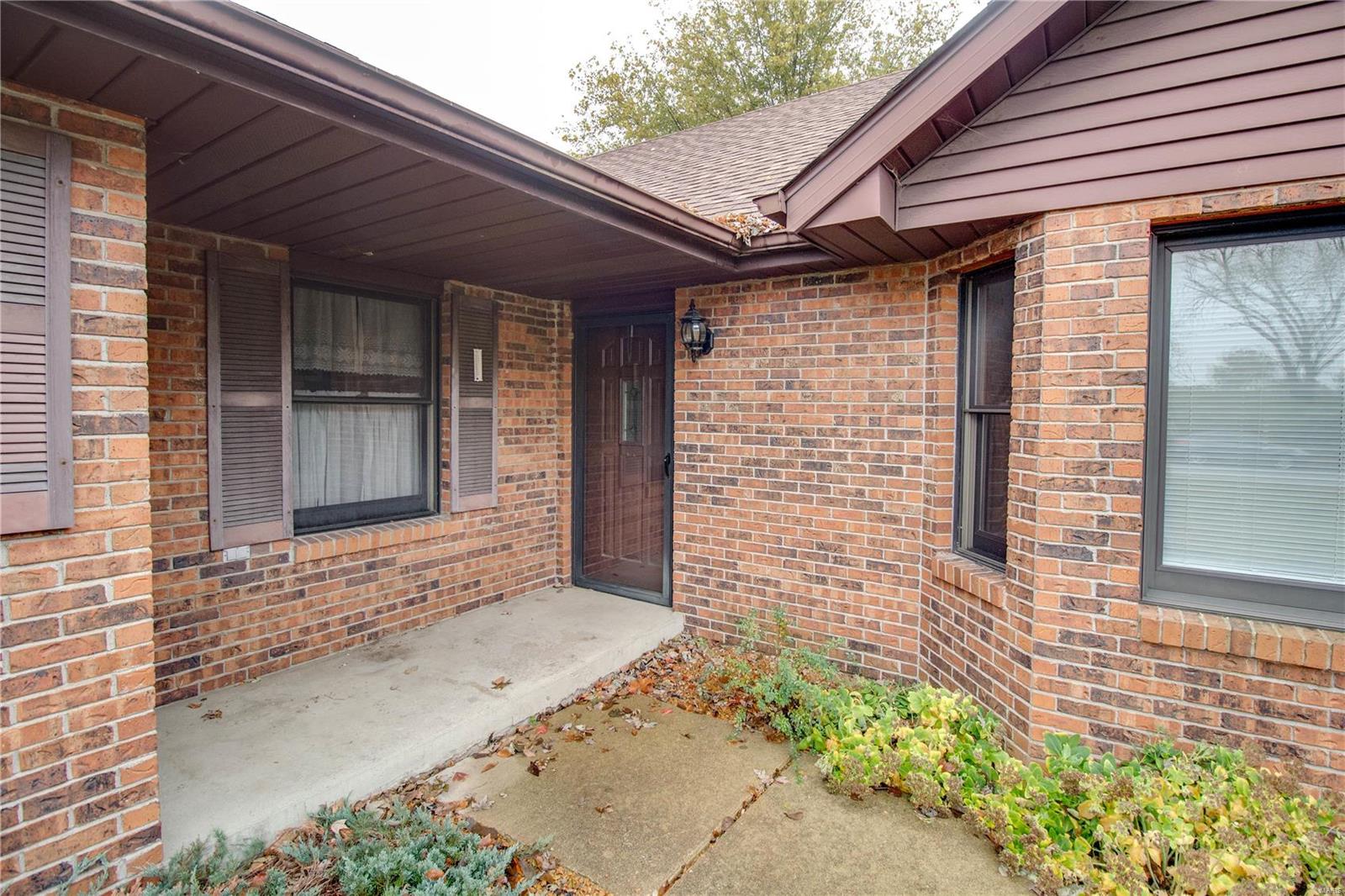 4525 Moonlight Way Alton, IL 62002 - Photo 3 of 28