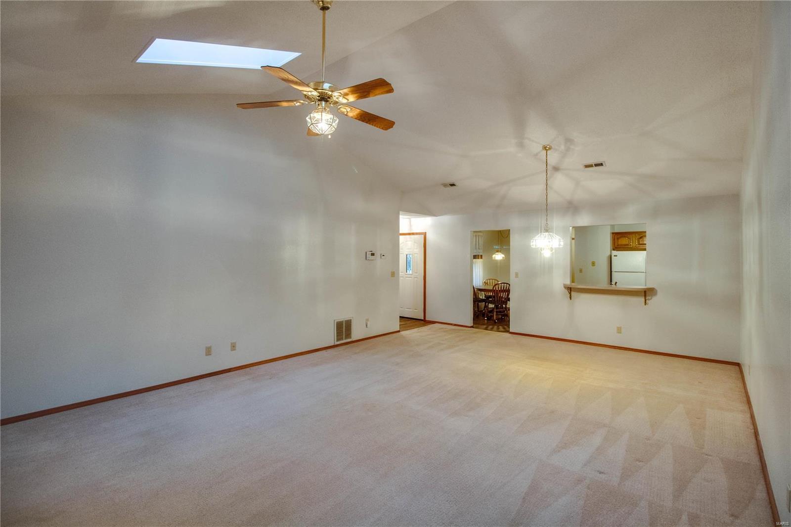 4525 Moonlight Way Alton, IL 62002 - Photo 4 of 28