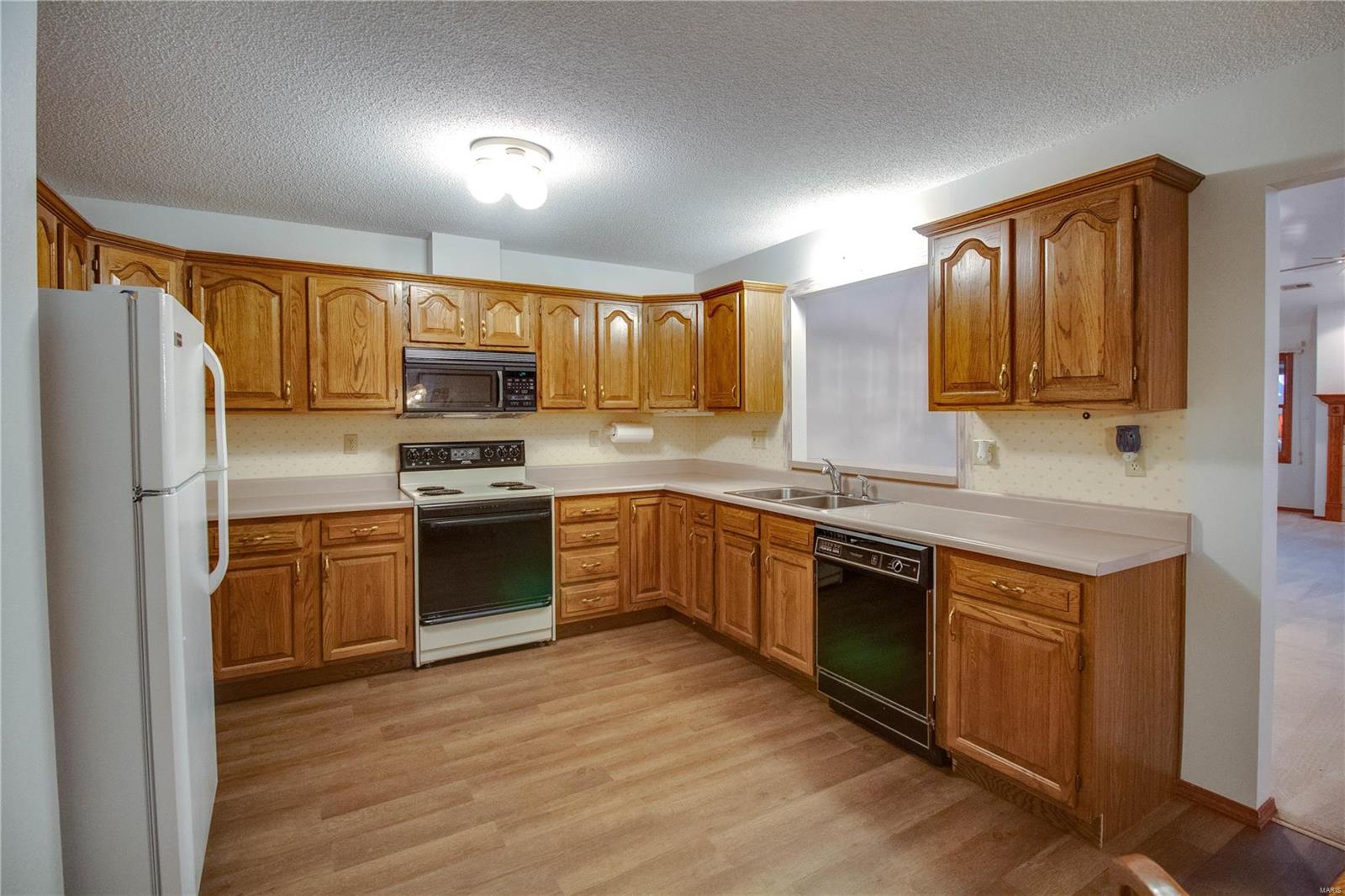 4525 Moonlight Way Alton, IL 62002 - Photo 7 of 28