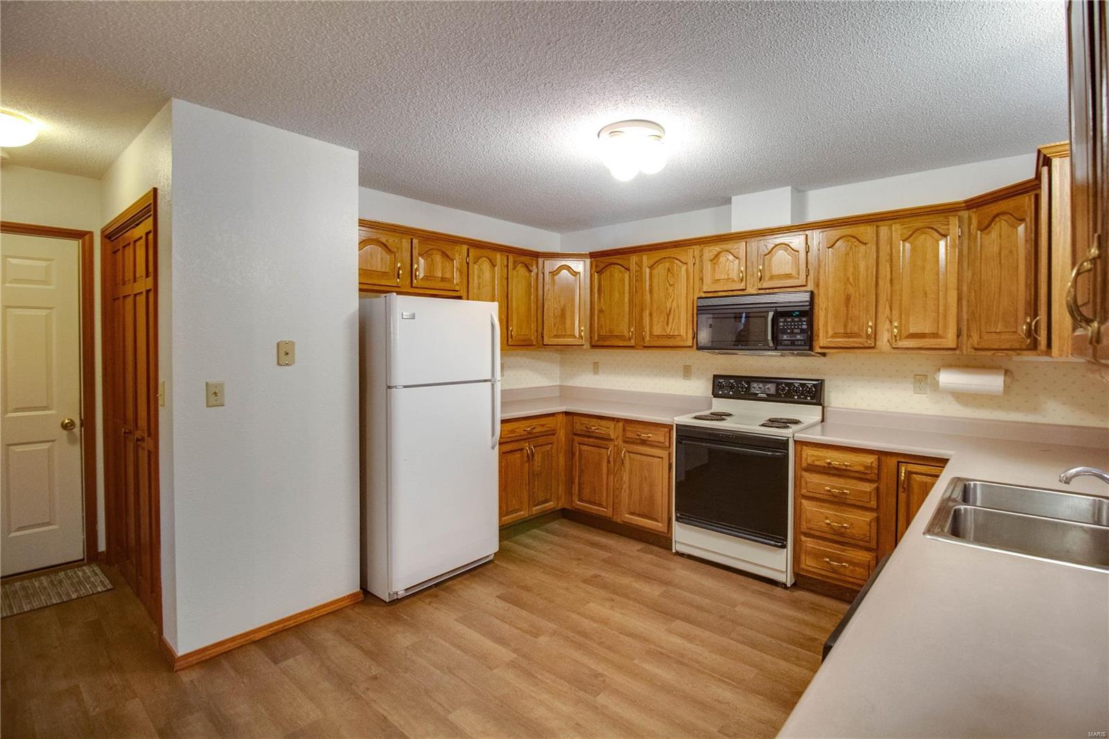 4525 Moonlight Way Alton, IL 62002 - Photo 9 of 28