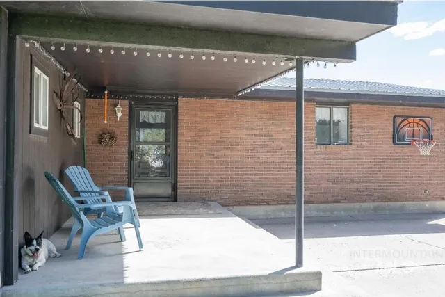 $875,000 | 650 West 800 S Road, Burley, ID 83318