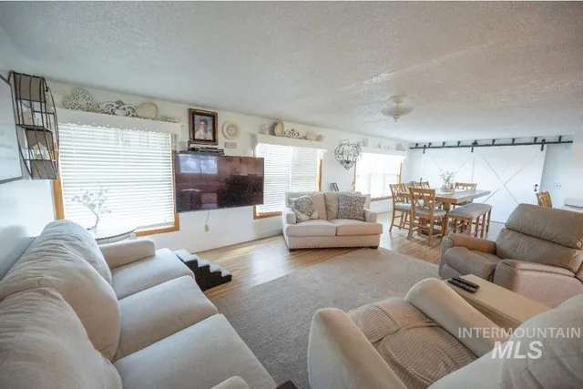 $875,000 | 650 West 800 S Road, Burley, ID 83318