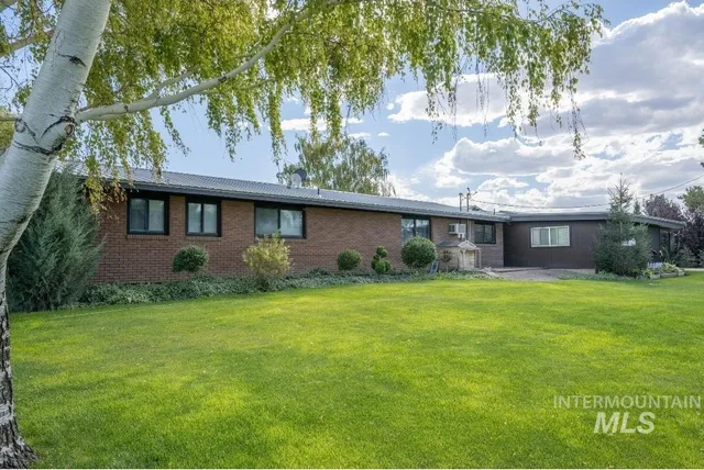 $875,000 | 650 West 800 S Road, Burley, ID 83318
