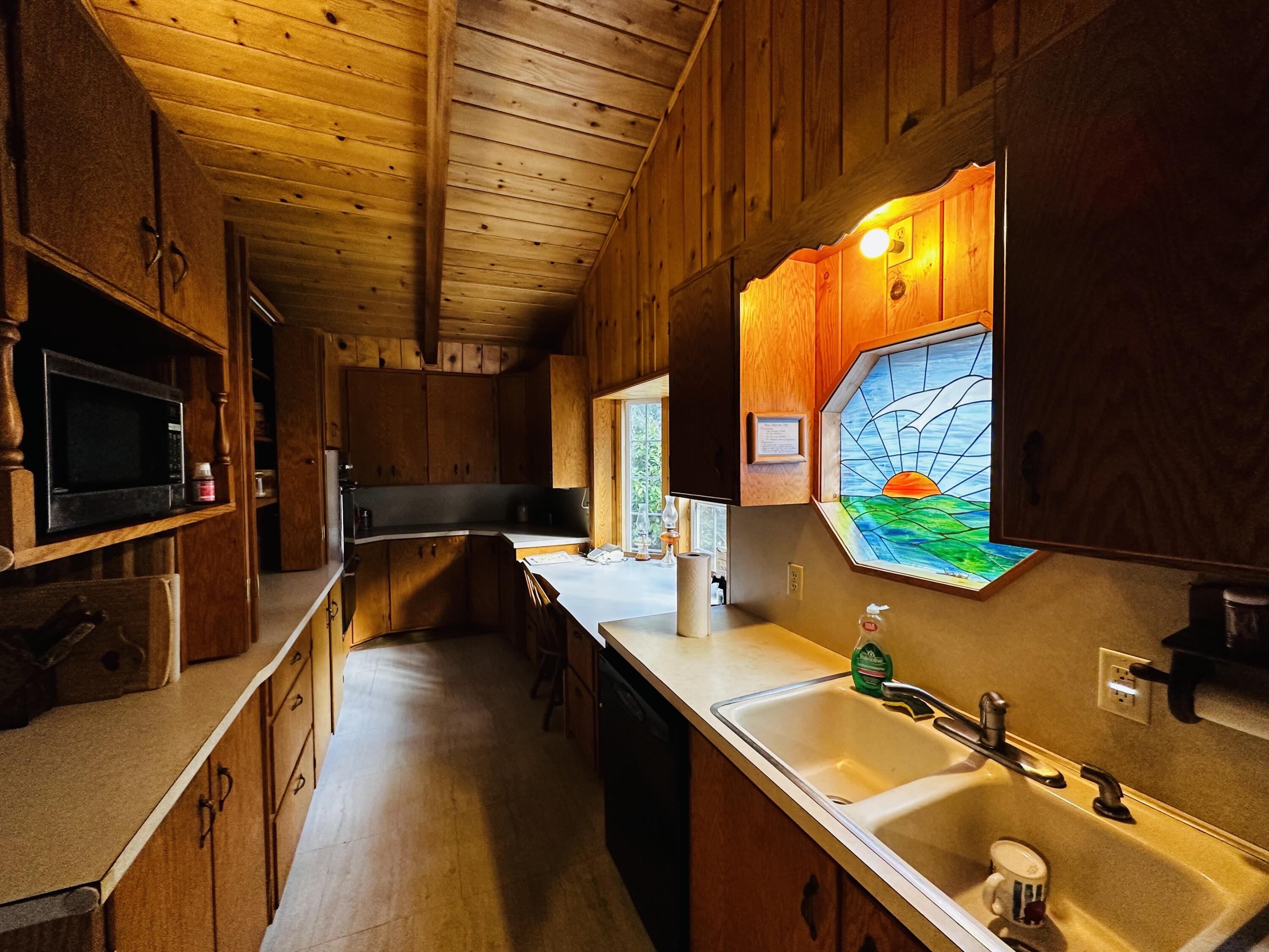 135 Logan Road Miranda, CA 95553 - Photo 16 of 112 IMG_8299