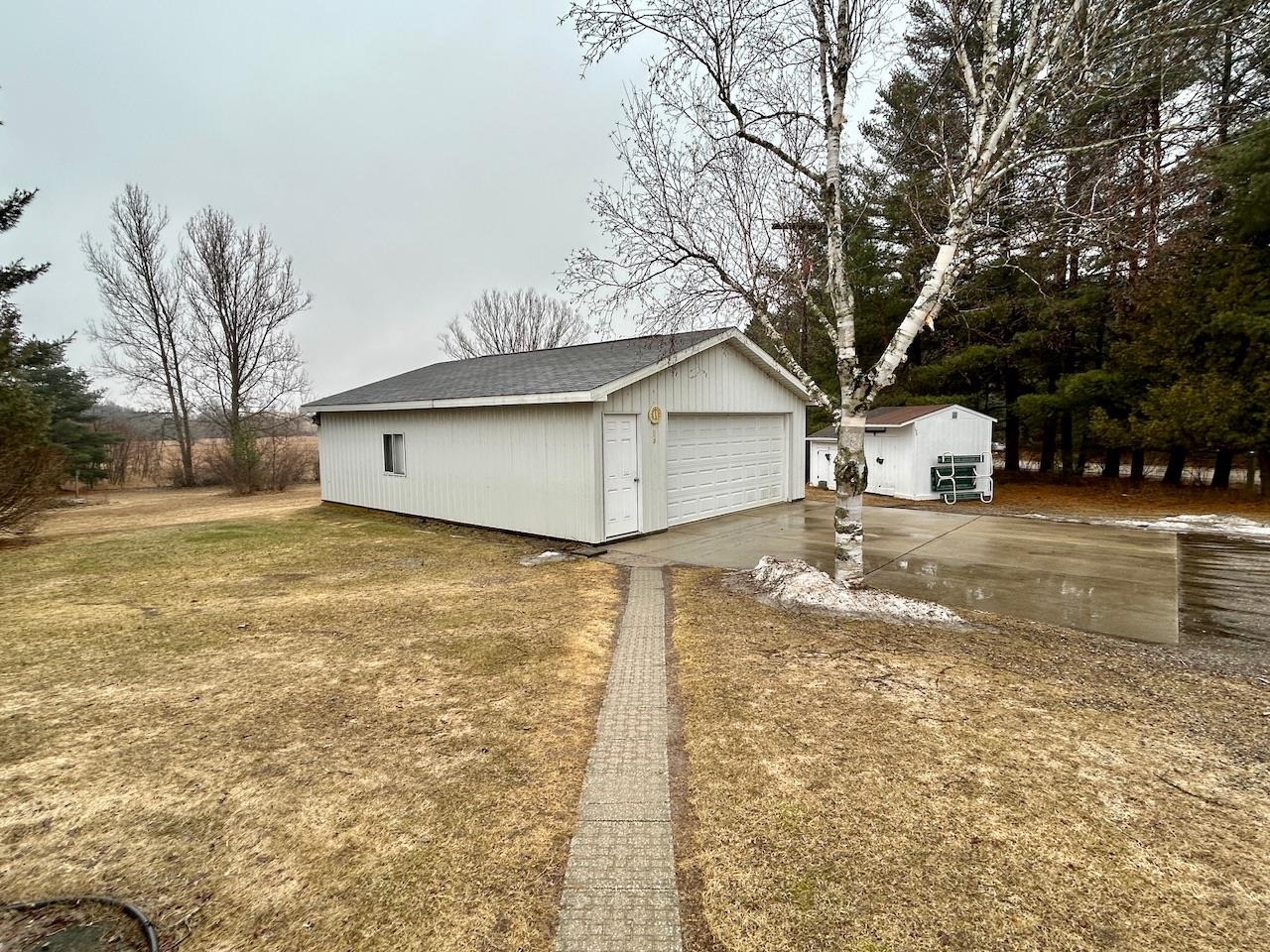 123 South Shearer Road Gladwin, MI 48624 - Photo 2 of 27