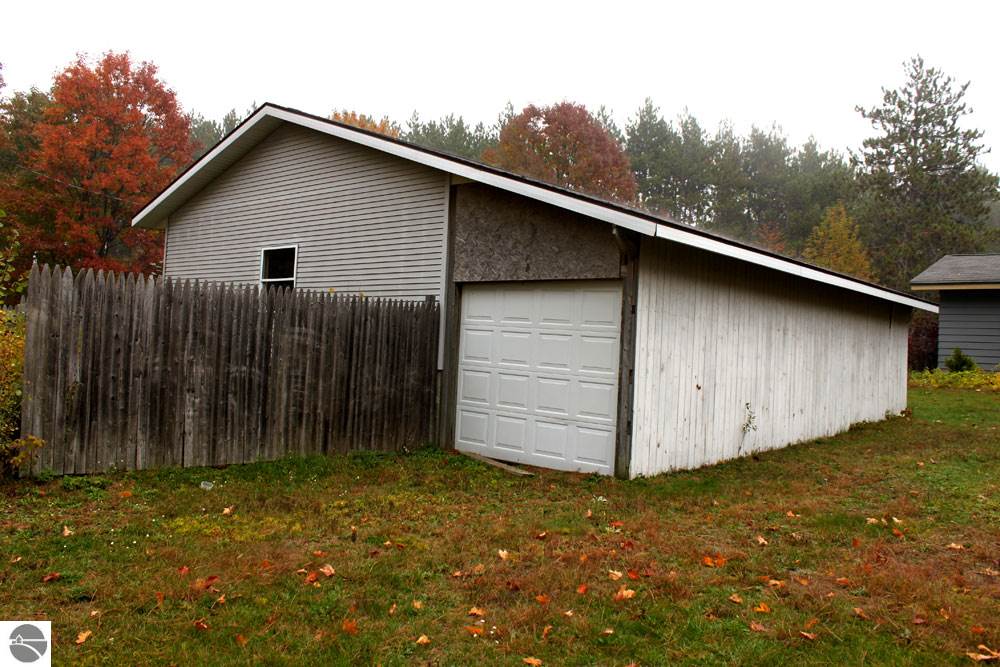 155 North Estates Road Gaylord, MI 49735 - Photo 4 of 25 1778121-3.JPG