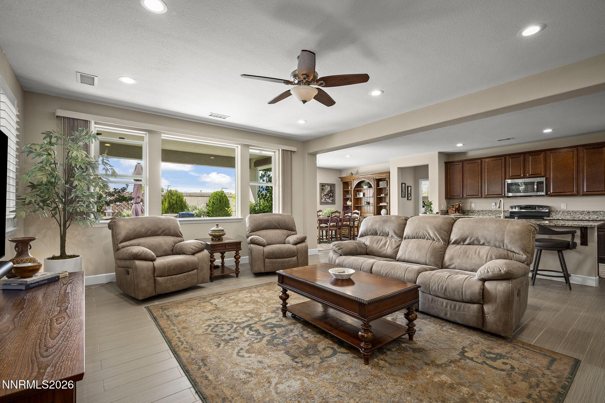 10275 Mott Drive Reno, NV 89521 - Photo 4 of 29 4-web-or-mls-_DSC2869