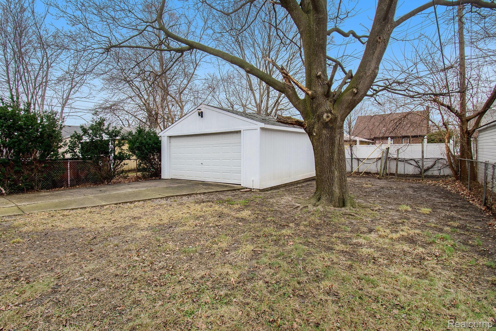 11750 Nottingham Road Detroit, MI 48224 - Photo 23 of 26 211215 1.00pm ISTAMBOULI 11740 Nottingham_39