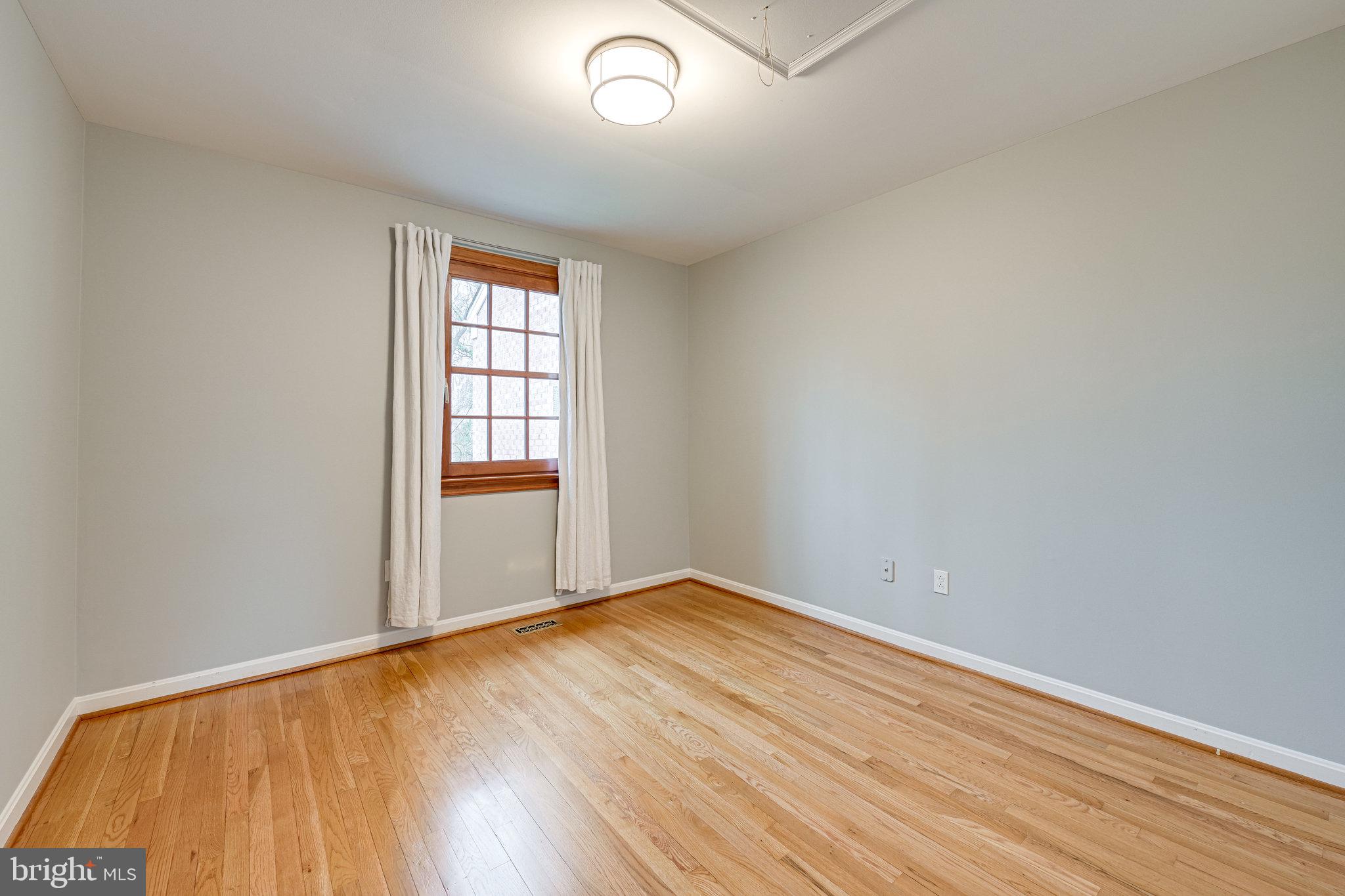 9756 Ranger Road Fairfax, VA 22030 - Photo 21 of 38 Gallery Image 21