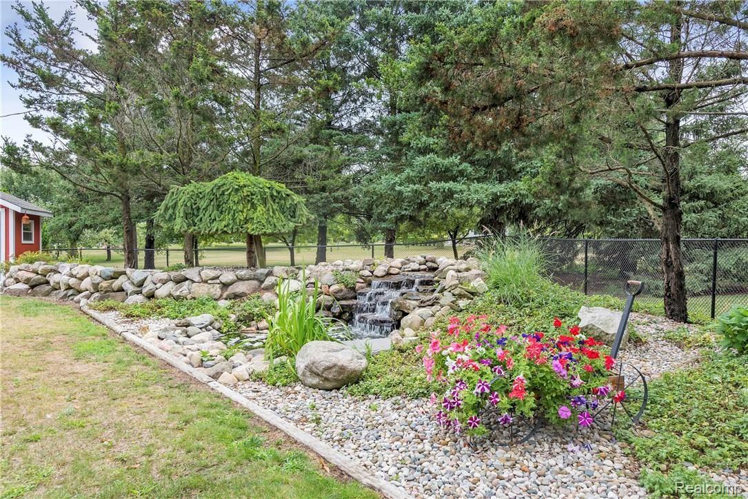820 East Davis Road Howell, MI 48843 - Photo 9 of 36 Water Fall