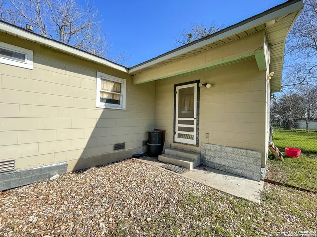 $219,000 | 523 West Merriweather Street, New Braunfels, TX 78130